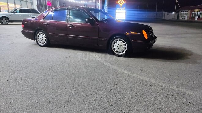 Mercedes E 220 d 2000, 378,000 km - 2.2 л - Bakı