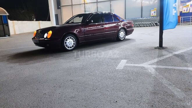 Mercedes E 220 d 2000, 378,000 km - 2.2 л - Bakı