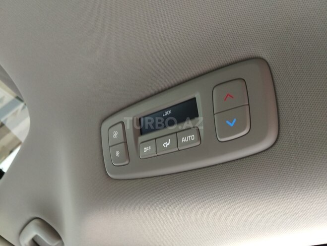 Kia Carnival-10