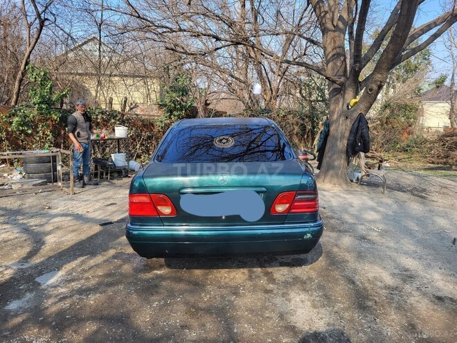 Mercedes E 200 1995, 429,000 km - 2.0 l - Bərdə