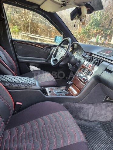 Mercedes E 200 1995, 429,000 km - 2.0 l - Bərdə