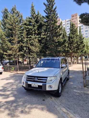 Mitsubishi Pajero-1
