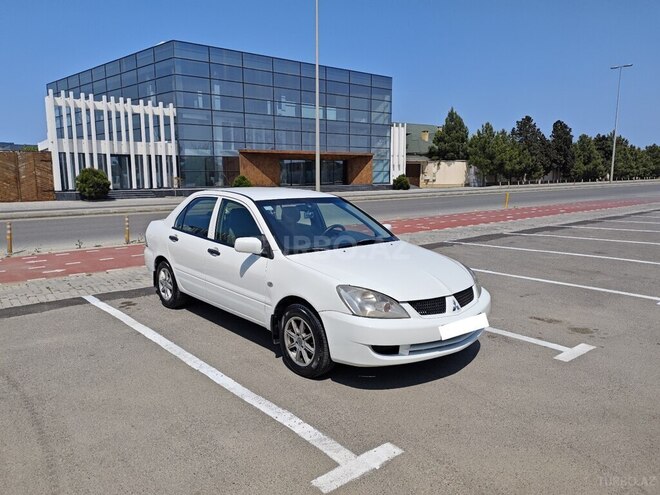 Mitsubishi Lancer-4