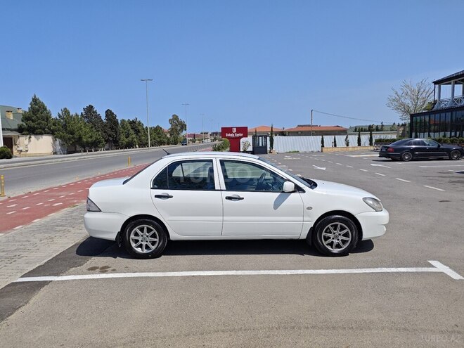 Mitsubishi Lancer-5