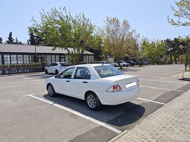 Mitsubishi Lancer-8