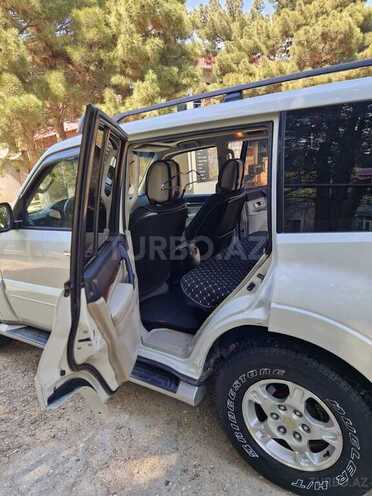 Mitsubishi Pajero-4