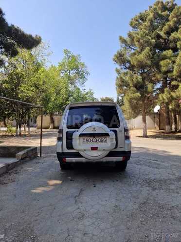 Mitsubishi Pajero-3