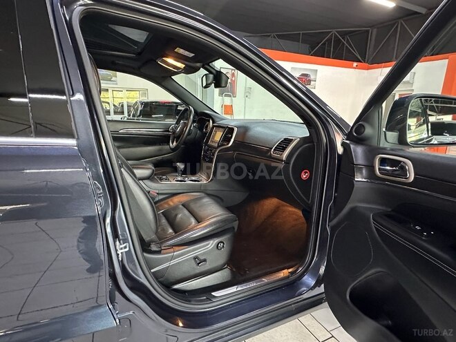 Jeep Grand Cherokee-16