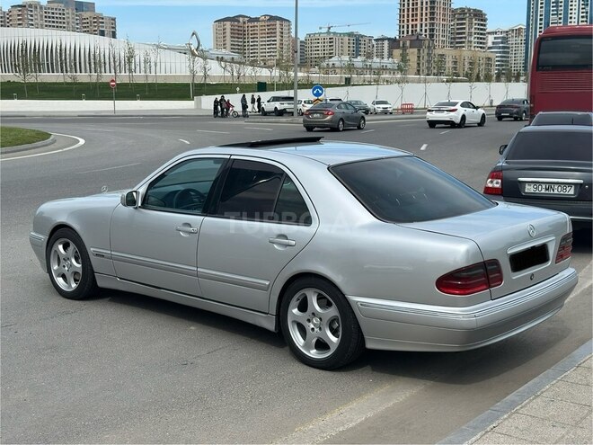 Mercedes E 270 2001, 321,000 km - 2.7 l - Bakı