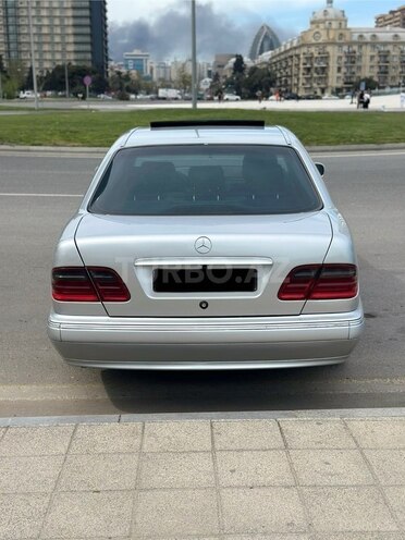 Mercedes E 270 2001, 321,000 km - 2.7 l - Bakı