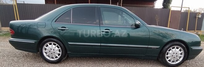 Mercedes E 280 1999, 310,000 km - 2.8 l - Cəlilabad