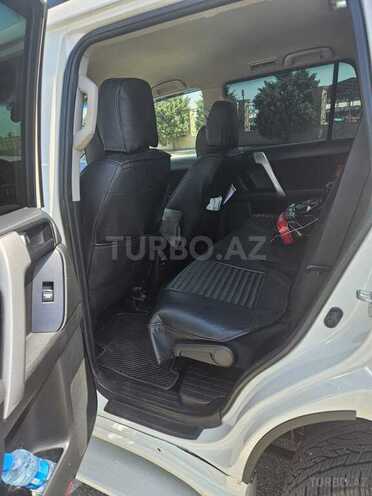 Toyota Land Cruiser Prado-11