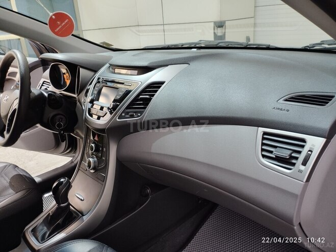 Hyundai Elantra 2015, 33,548 km - 1.8 l - Bakı