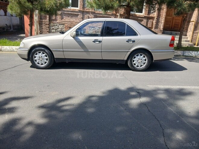 Mercedes C 180 1994, 200,000 km - 1.8 л - Zaqatala