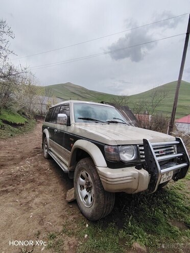 Mitsubishi Pajero 1993, 435,218 km - 2.5 л - Tovuz