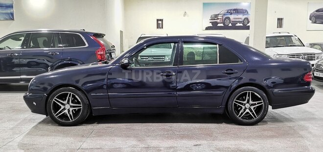 Mercedes E 220 d-2