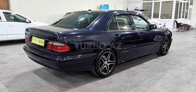 Mercedes E 220 d-10
