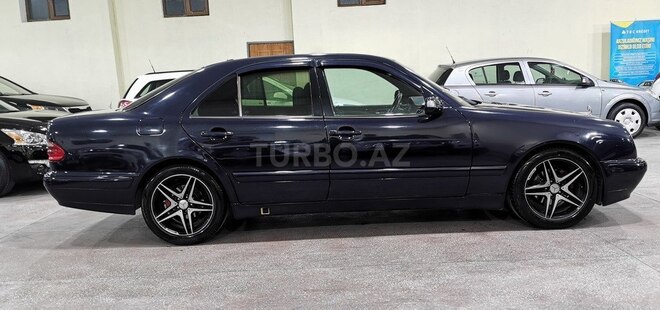 Mercedes E 220 d-14