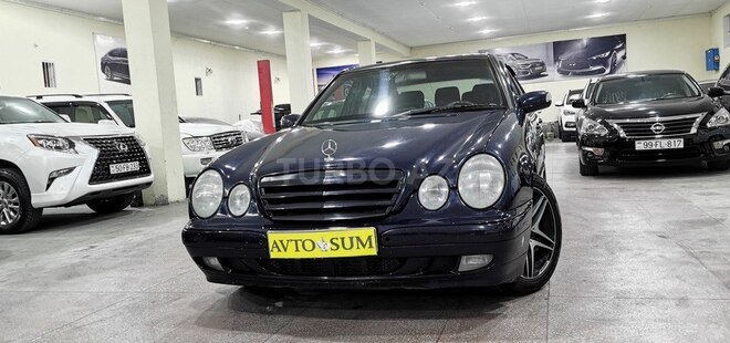 Mercedes E 220 d-1