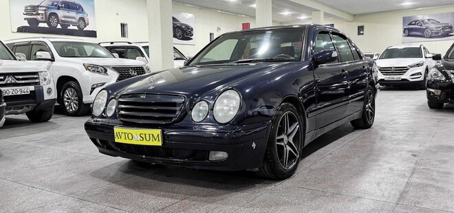 Mercedes E 220 d-6