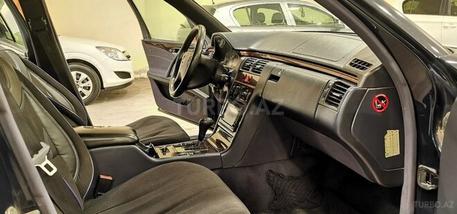 Mercedes E 220 d-16