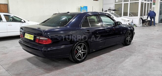 Mercedes E 220 d-8