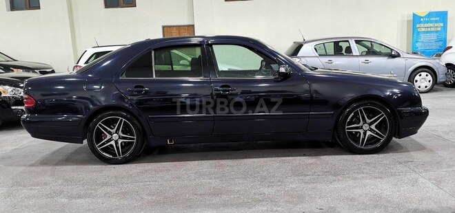 Mercedes E 220 d-13