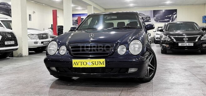 Mercedes E 220 d-4