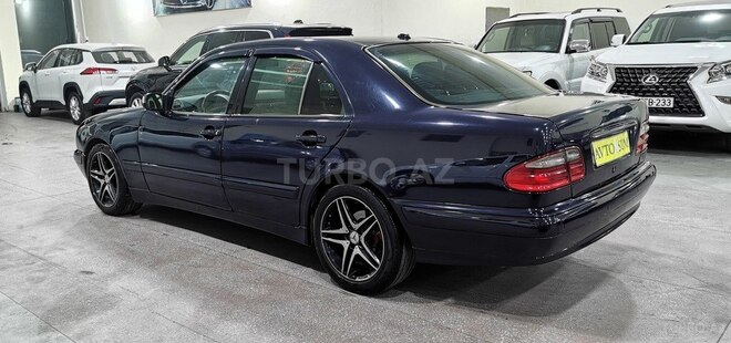 Mercedes E 220 d-9