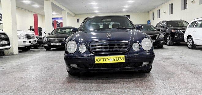 Mercedes E 220 d-7