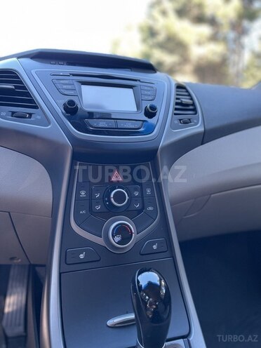 Hyundai Elantra 2015, 246,000 km - 1.8 л - Bakı