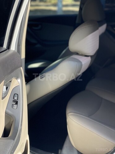 Hyundai Elantra 2015, 246,000 km - 1.8 л - Bakı