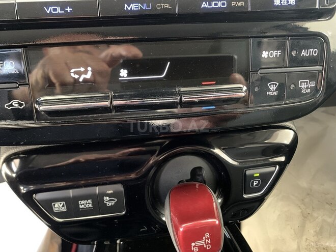 Toyota Prius 2016, 74,000 km - 1.8 l - Bakı