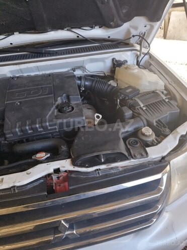 Mitsubishi Pajero io 2004, 200,000 km - 2.0 l - Bakı
