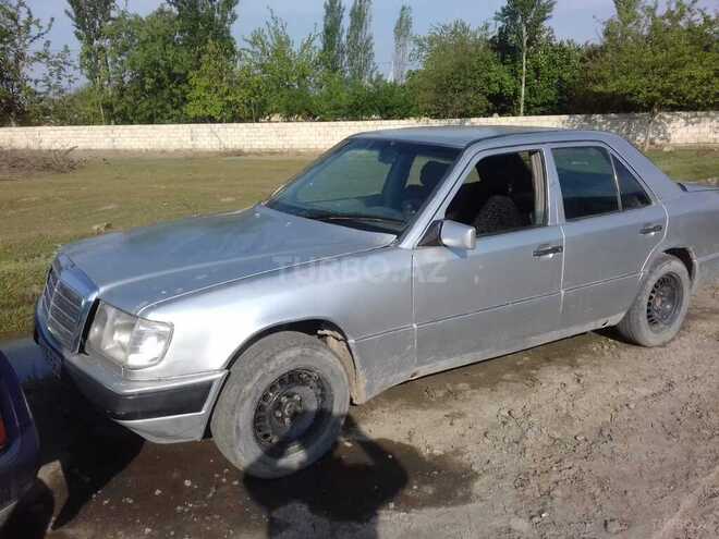 Mercedes C 200 d 1993, 250,000 km - 2.0 l - Neftçala