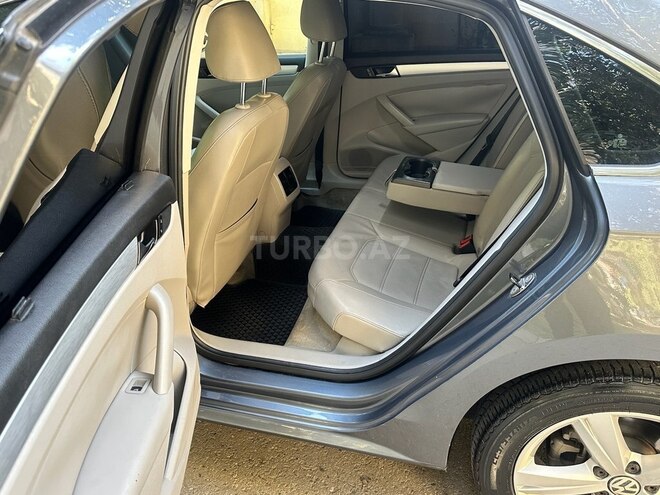 Volkswagen Passat 2013, 123,500 km - 2.5 л - Bakı