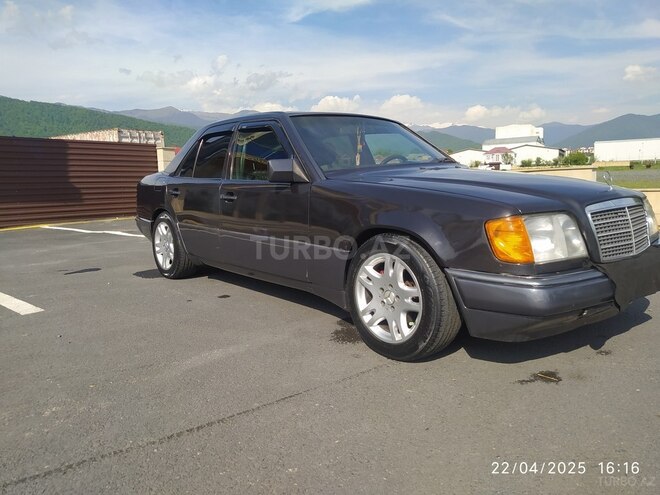 Mercedes E 200 1994, 504,320 km - 2.0 l - Zaqatala