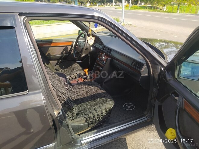 Mercedes E 200 1994, 504,320 km - 2.0 l - Zaqatala