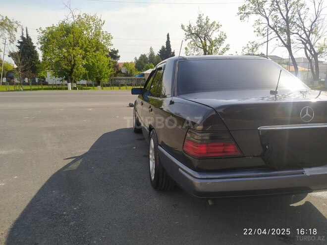 Mercedes E 200 1994, 504,320 km - 2.0 l - Zaqatala