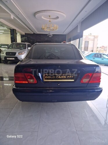 Mercedes E 200-2