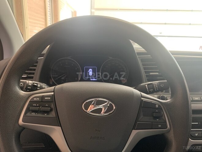 Hyundai Elantra 2016, 160,000 km - 1.6 л - Bakı