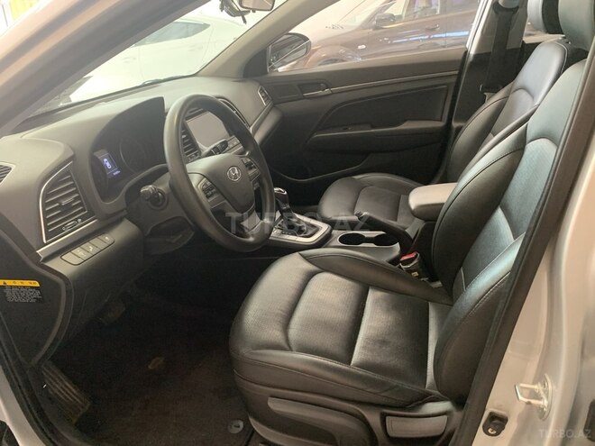 Hyundai Elantra 2016, 160,000 km - 1.6 л - Bakı