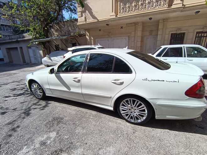 Mercedes E 220 d-5