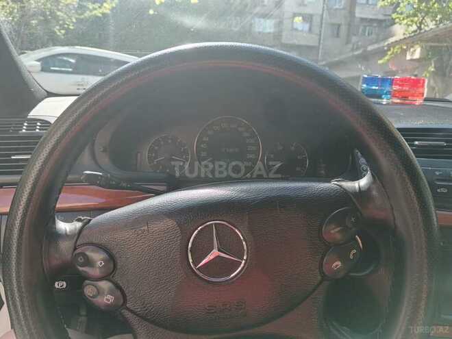 Mercedes E 220 d-12