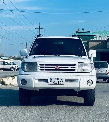 Mitsubishi Pajero io-1