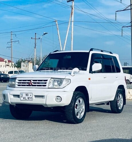Mitsubishi Pajero io-3