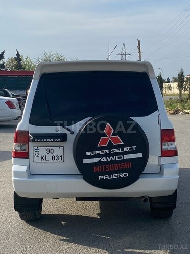 Mitsubishi Pajero io-4