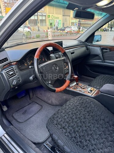 Mercedes E 240 1998, 240,000 km - 2.4 l - Şəmkir