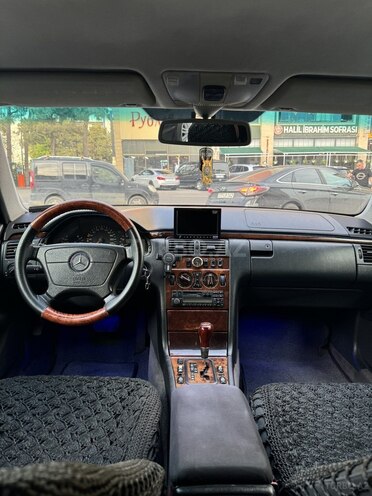 Mercedes E 240 1998, 240,000 km - 2.4 l - Şəmkir