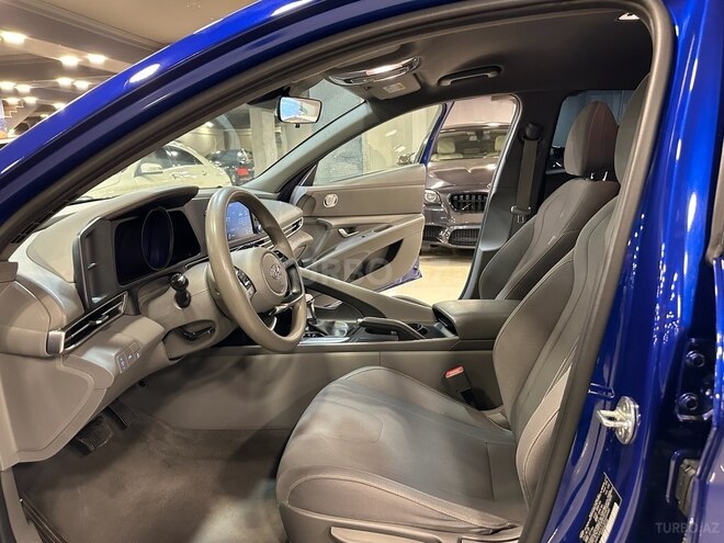 Hyundai Elantra-7